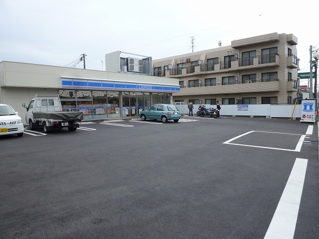 Convenience store. Lawson Narashino Tsudanuma 6-chome store up (convenience store) 536m