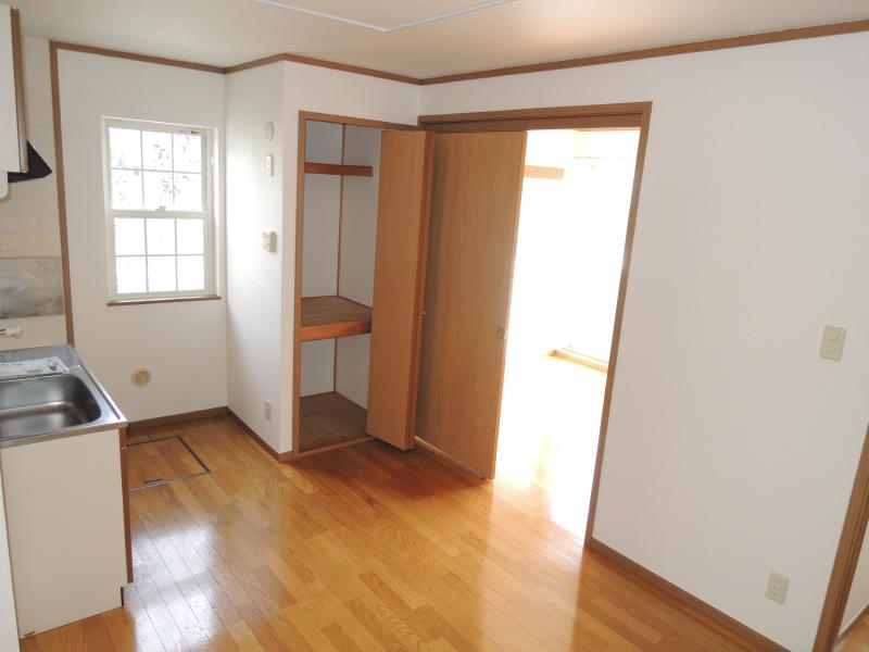 Other room space. Also spacious kitchen space