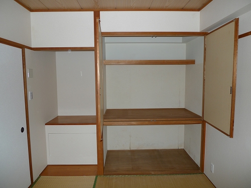 Receipt. Enter plenty of storage of Japanese-style room