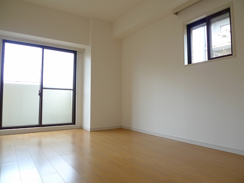 Other room space. It is a bright room with two-sided lighting