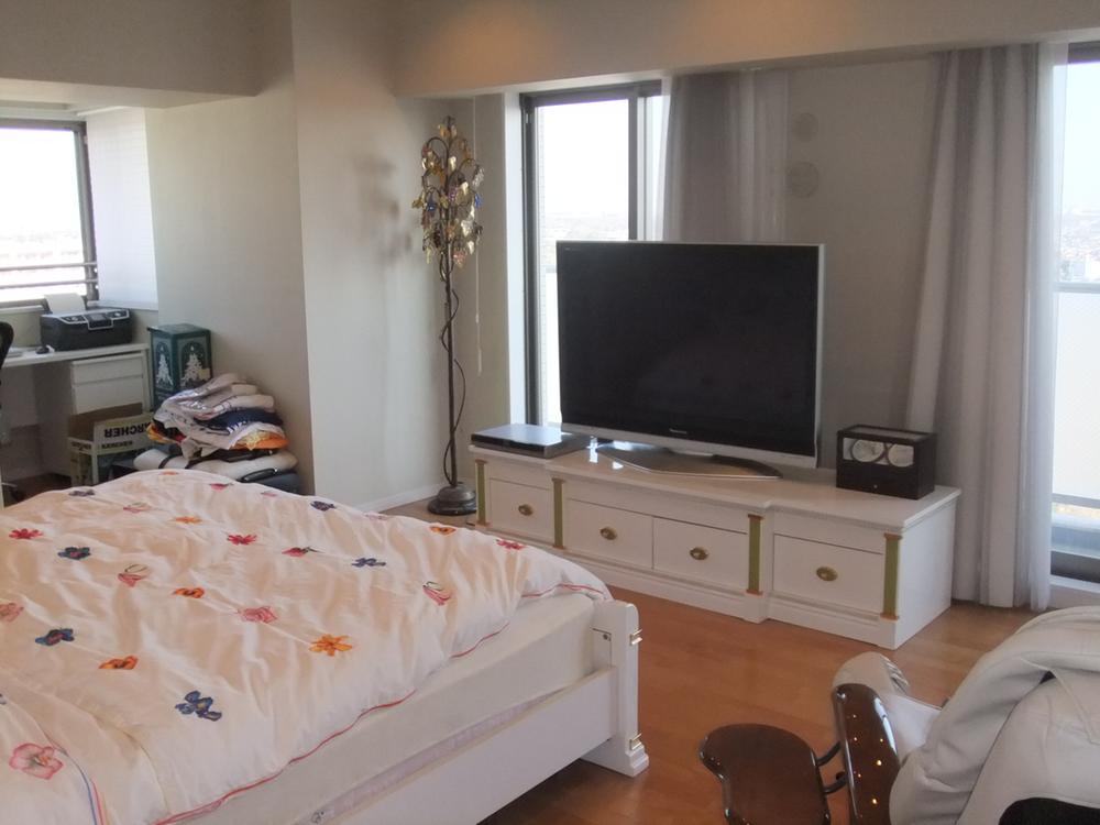 Non-living room. Indoor (11 May 2013) Shooting