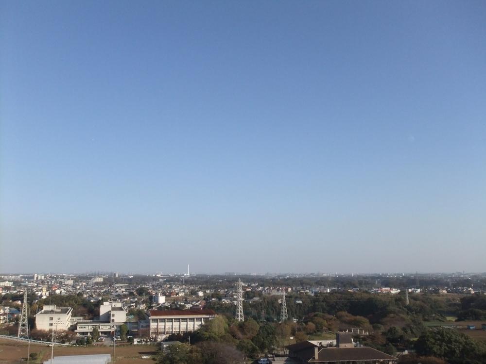 View photos from the dwelling unit. View from the site (November 2013) Shooting