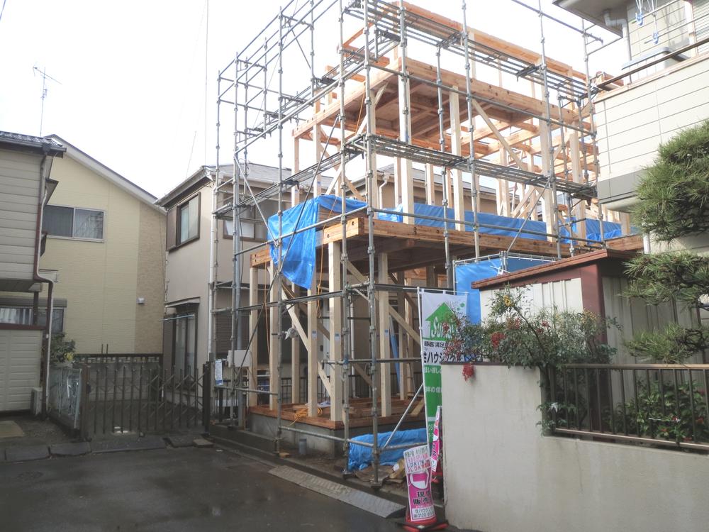 Local appearance photo. Local (12 May 2013) Shooting