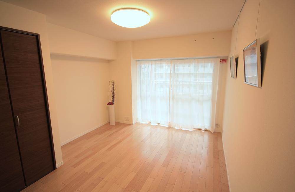 Non-living room. Indoor (12 May 2013) Shooting