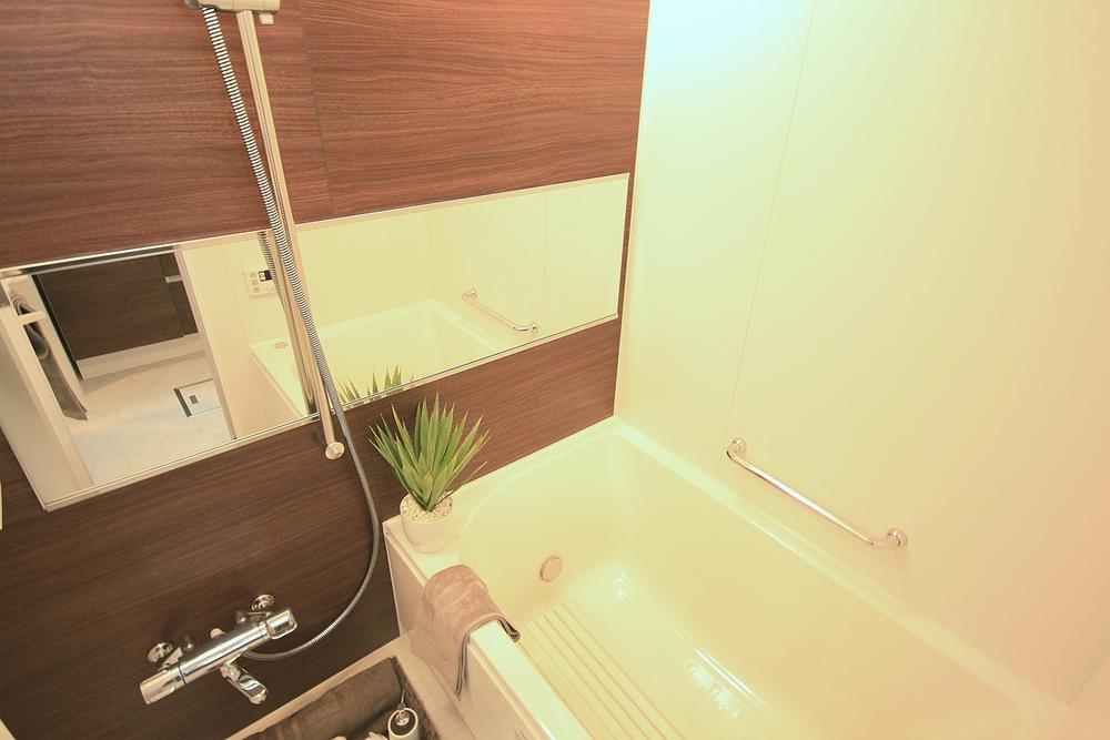 Bathroom. Indoor (12 May 2013) Shooting