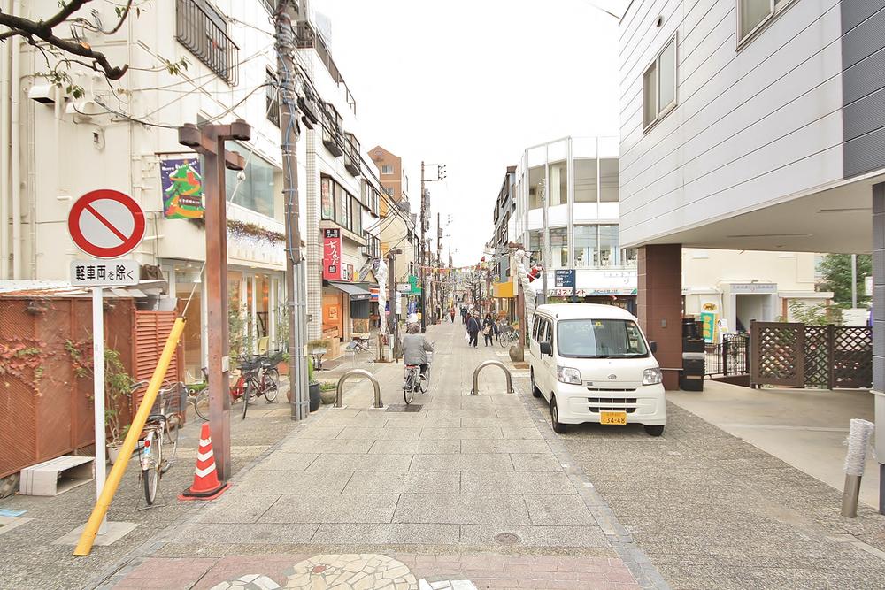 Streets around. Yatsu 遊路 480m to the shopping street