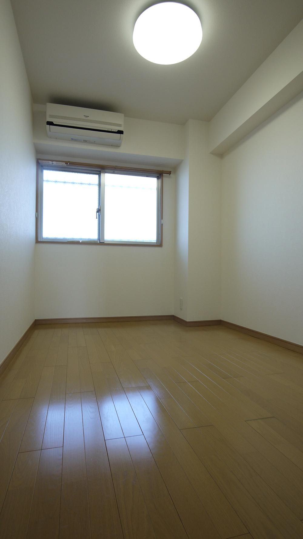 Other introspection. Air conditioning each room (a total of three) have installed ※ Indoor (September 2013) Shooting