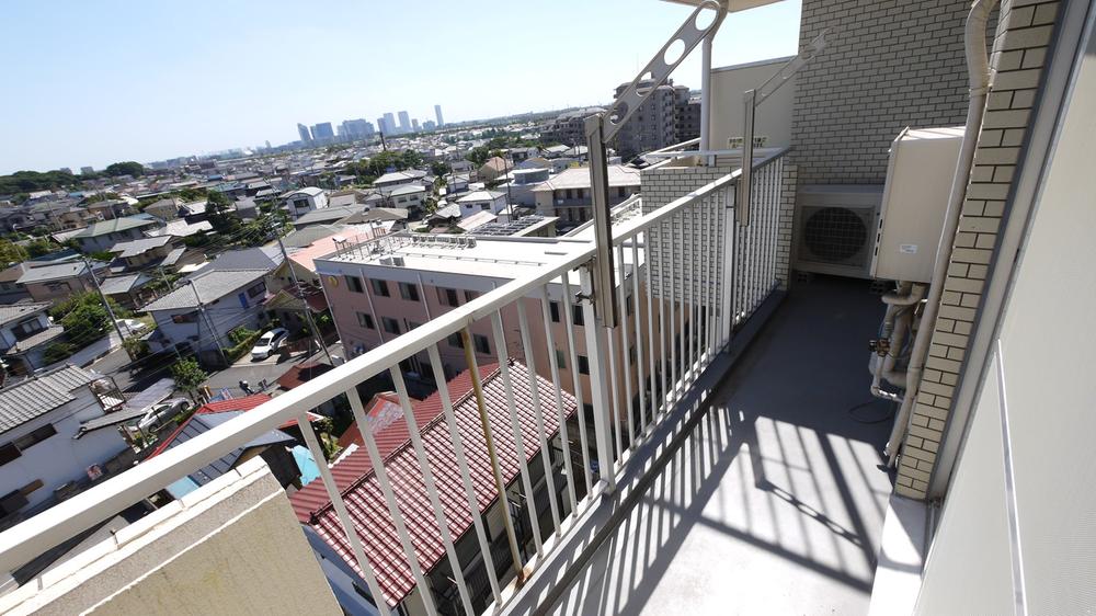 Balcony. Sunshine with plenty of balcony (September 2013) Shooting