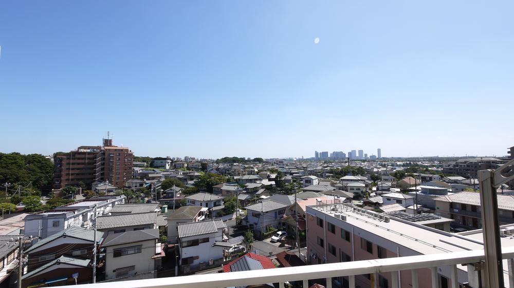 View photos from the dwelling unit.  ※ View from local (September 2013) Shooting