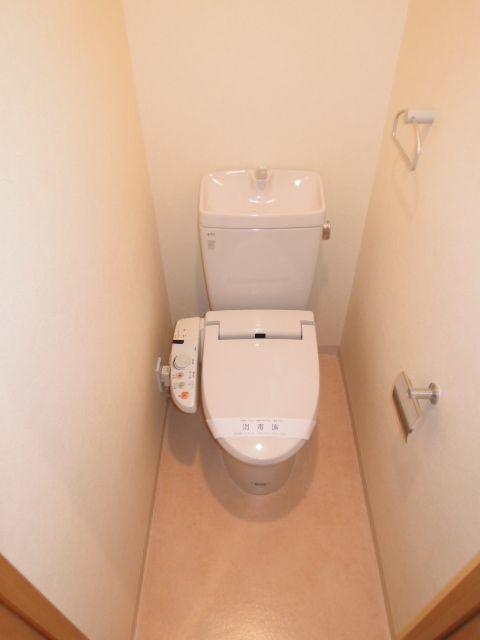 Toilet. I'm glad Washlet toilet.