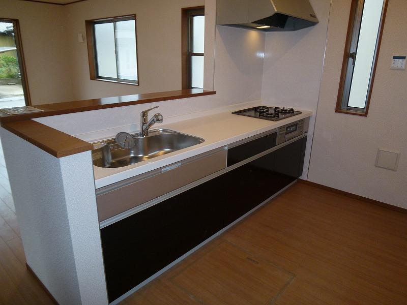 Same specifications photo (kitchen).  ☆ Popular face-to-face system Kitchen ☆  ◆ With water purifier  ◆ Useful underfloor storage there (Photo example of construction)