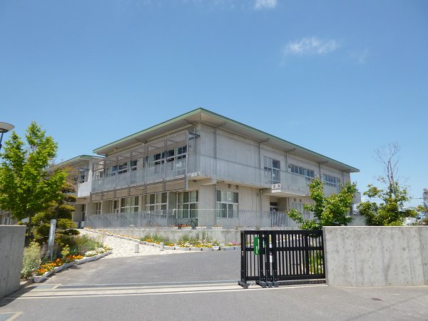 Primary school. Misatodai up to elementary school (elementary school) 550m