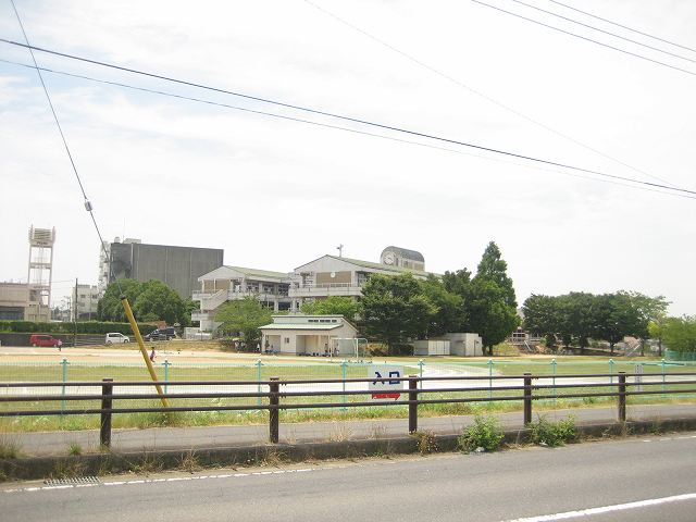 Primary school. 1000m to Narita Municipal Heisei elementary school (elementary school)