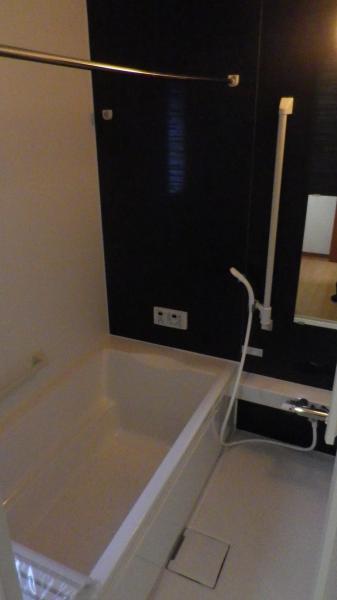 Bathroom. The company construction cases