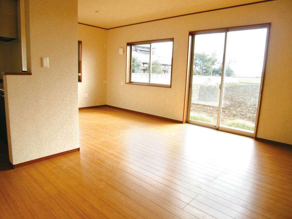 Same specifications photos (living). Same specifications