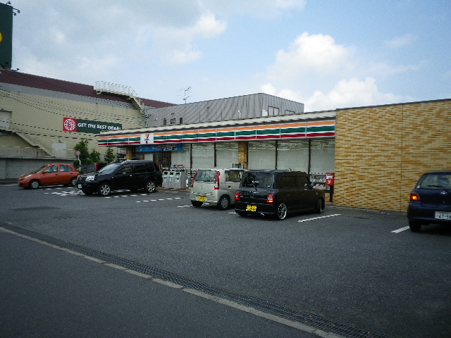 Convenience store. Seven-Eleven Narita Misatodai store up (convenience store) 342m