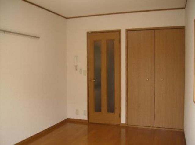 Living and room. There closet.