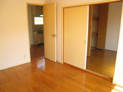 Living and room. Western-style 6 Pledge