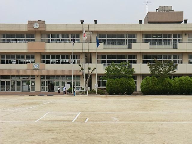 Primary school. 260m to Noda City Futatsuzuka Elementary School