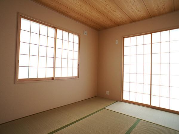 Non-living room. 1 Building