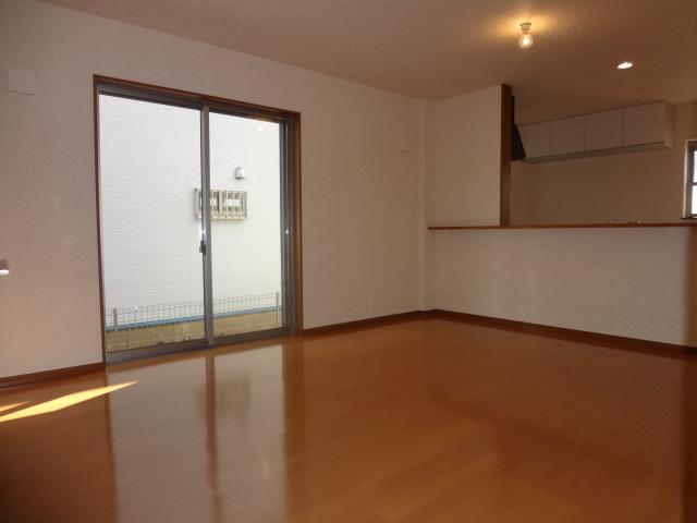 Same specifications photos (living). Same specifications