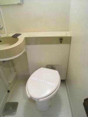 Toilet. 3-point bus