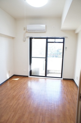 Living and room. Air conditioning ・ Lighting with Western-style