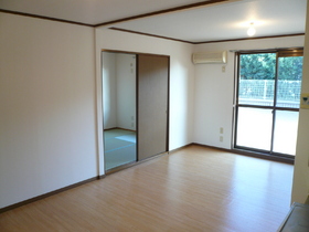 Living and room.  ☆ It was renovated in spacious use LDK12 Pledge ☆