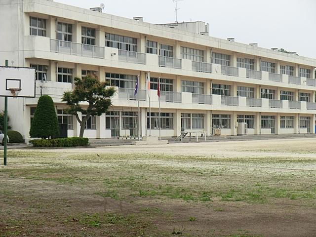 Junior high school. 1410m to Noda City Fukuda junior high school