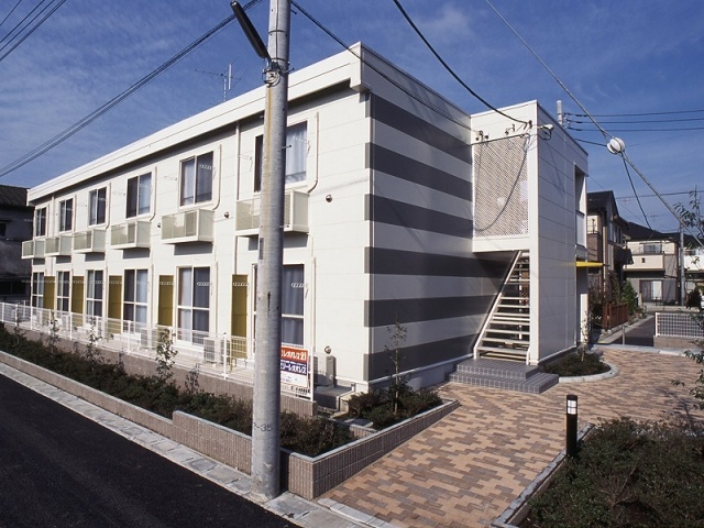 Building appearance. Situated in a quiet, residential area