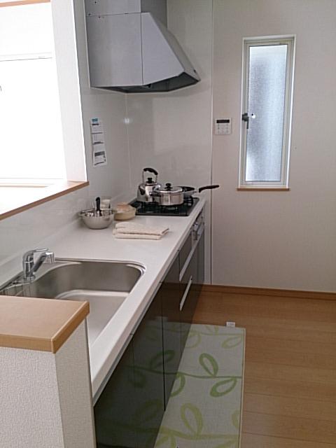 Same specifications photo (kitchen)