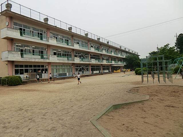 Primary school. 700m to Noda City Yanagisawa Elementary School