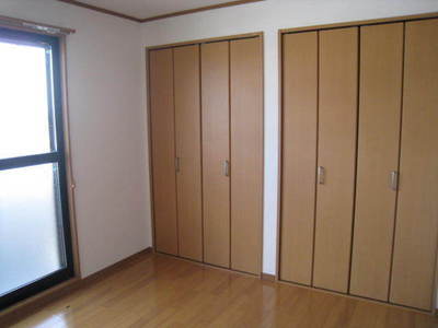 Living and room. closet