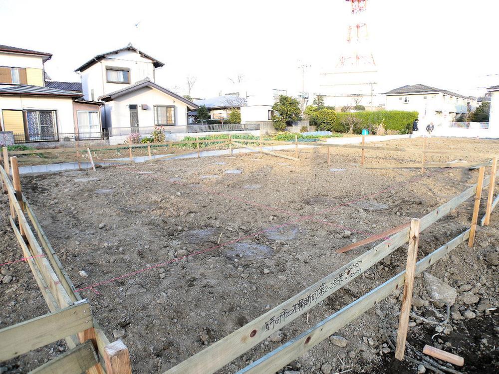 Local appearance photo. Local (12 May 2013) Shooting