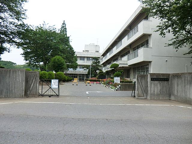 Primary school. 760m to Noda City Ozaki Elementary School
