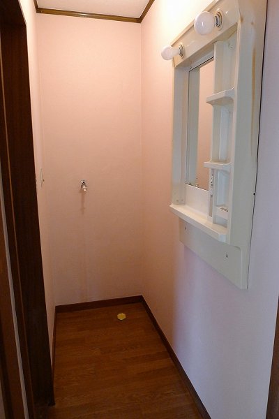 Other room space. Indoor Laundry Storage ・ Basin mirror