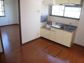 Kitchen. LDK is spacious 12 Pledge