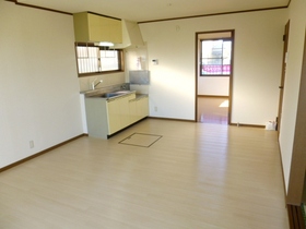 Living and room. The next to the quire LDK12, There is 6-mat healing of Japanese-style room.