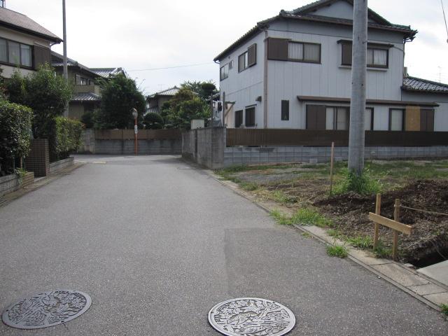 Local photos, including front road. Local (September 2013) Shooting