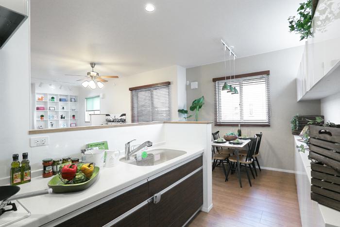 Kitchen. Since the entire LD overlooking from the kitchen, The reach is safe eye for children to play in the living room.