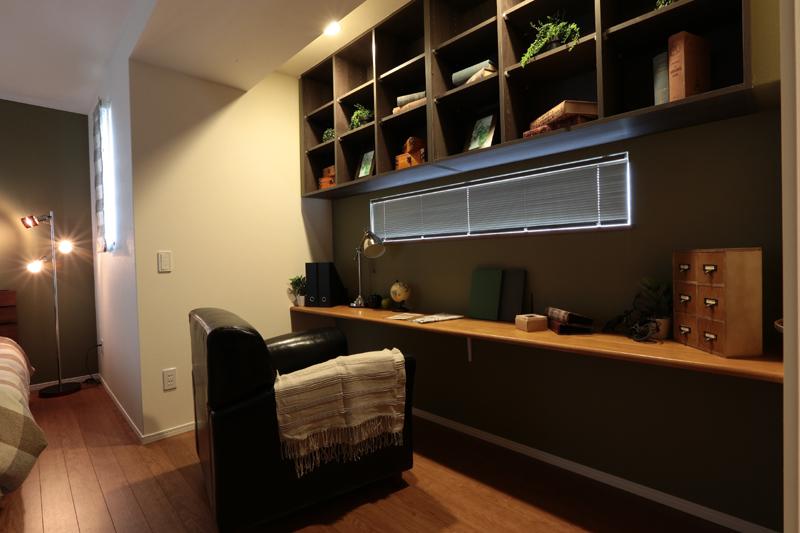 Non-living room. By the side of the bedroom provide a study Guests can also enjoy a time of hobby.