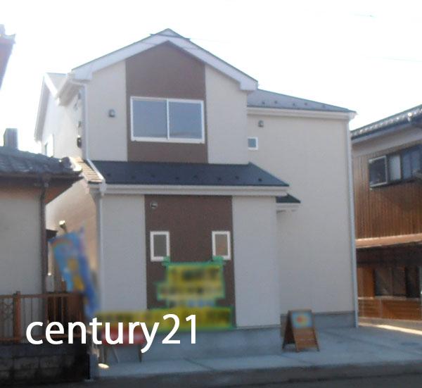 Local appearance photo. Convenient parking two Allowed to second car