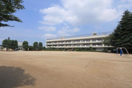 Primary school. 880m to Noda City Southern Elementary School