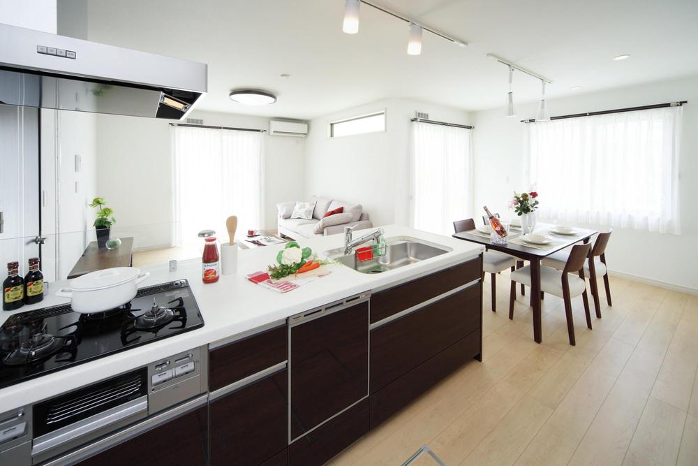 Kitchen.  ■ Also adopted and convenient pull-out ones of Panasonic kitchen back Kitchen and same type cupboard of (cupboard) also has realized the abundant amount of storage in the standard equipment