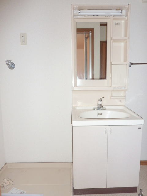 Washroom. There basin dressing room