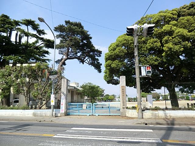 Primary school. 1950m to Noda City Futagawa Elementary School