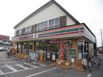 Convenience store. Seven-Eleven Higashifukai store up (convenience store) 1200m