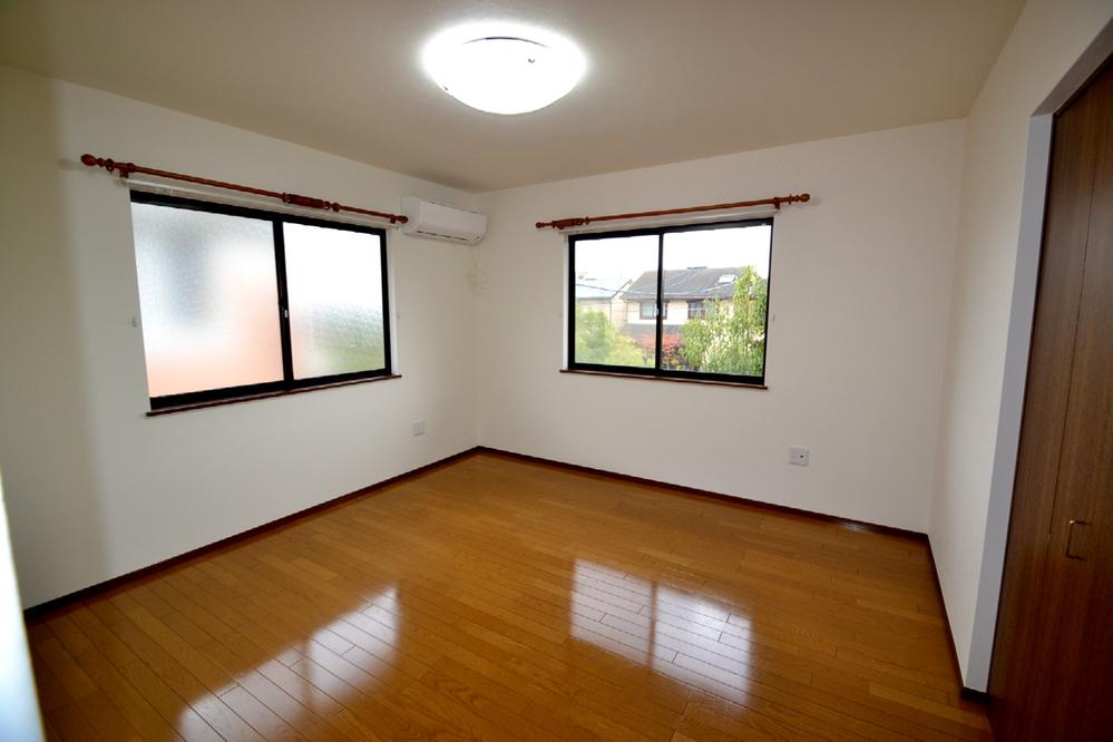 Non-living room. 2 Kaiyoshitsu 8.1 tatami
