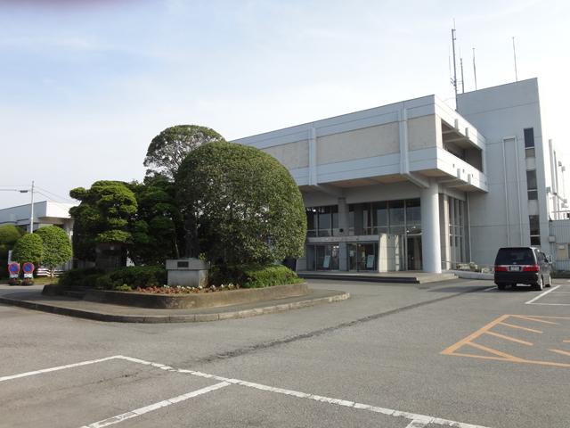 Government office. Oamishirasato 1087m to city hall