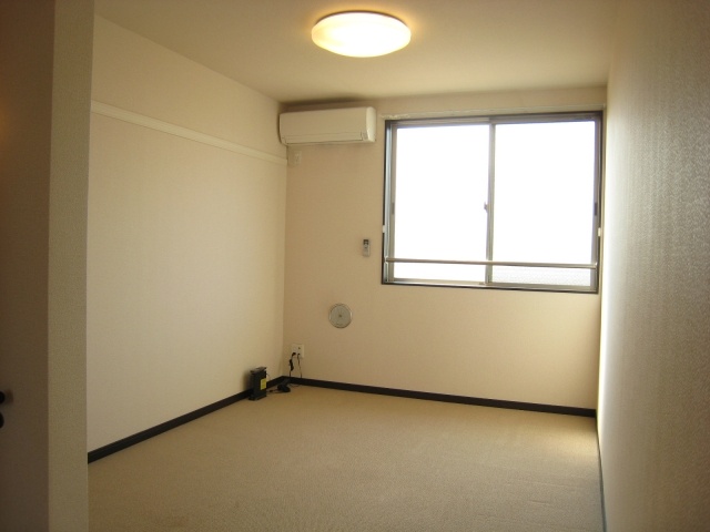 Living and room. 2F living. illumination ・ There is air conditioning! 